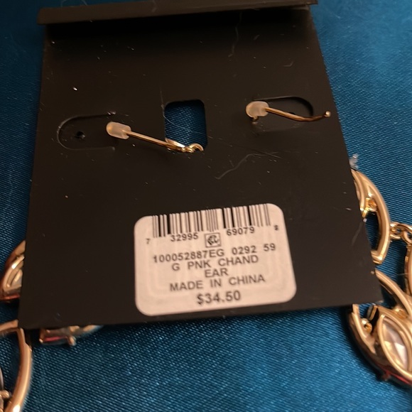 Peach beautiful earrings never worn new with tags - Picture 2 of 2